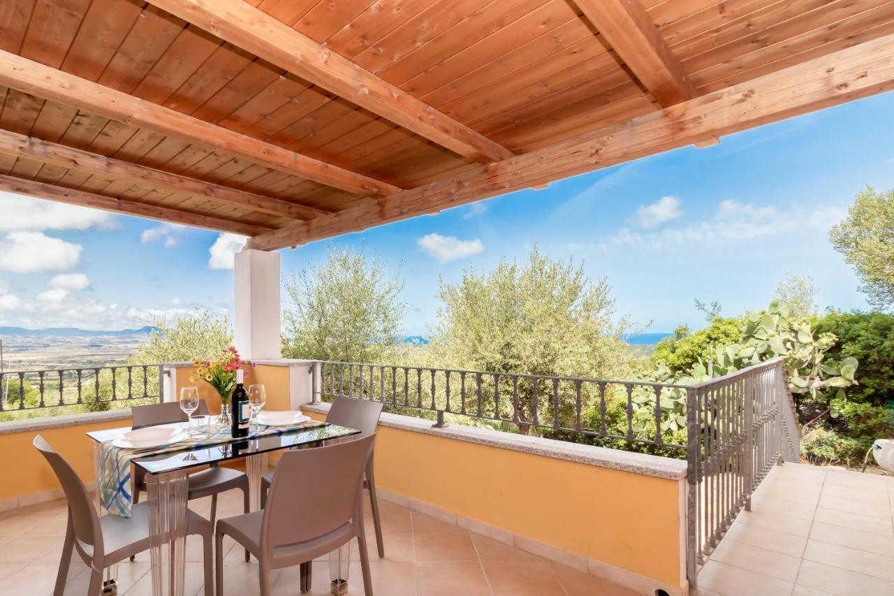 Casa Angus Villa Badesi Exterior photo